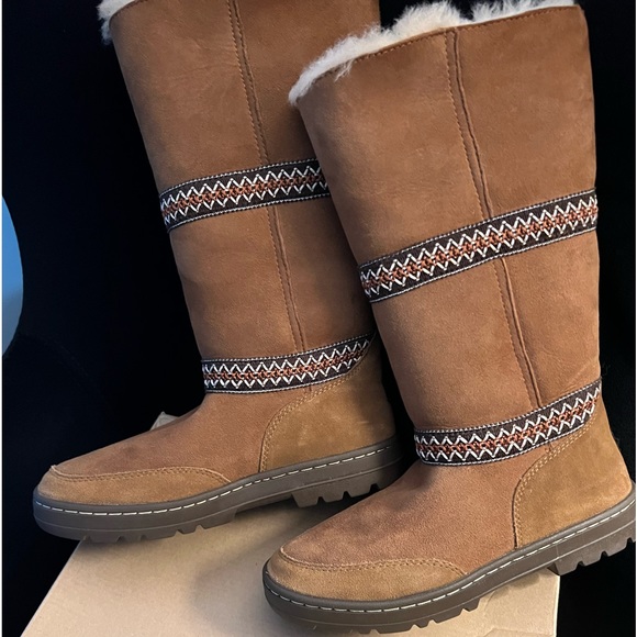 UGG Australia Sundance Tall Revival Women’s Boots - Picture 1 of 8